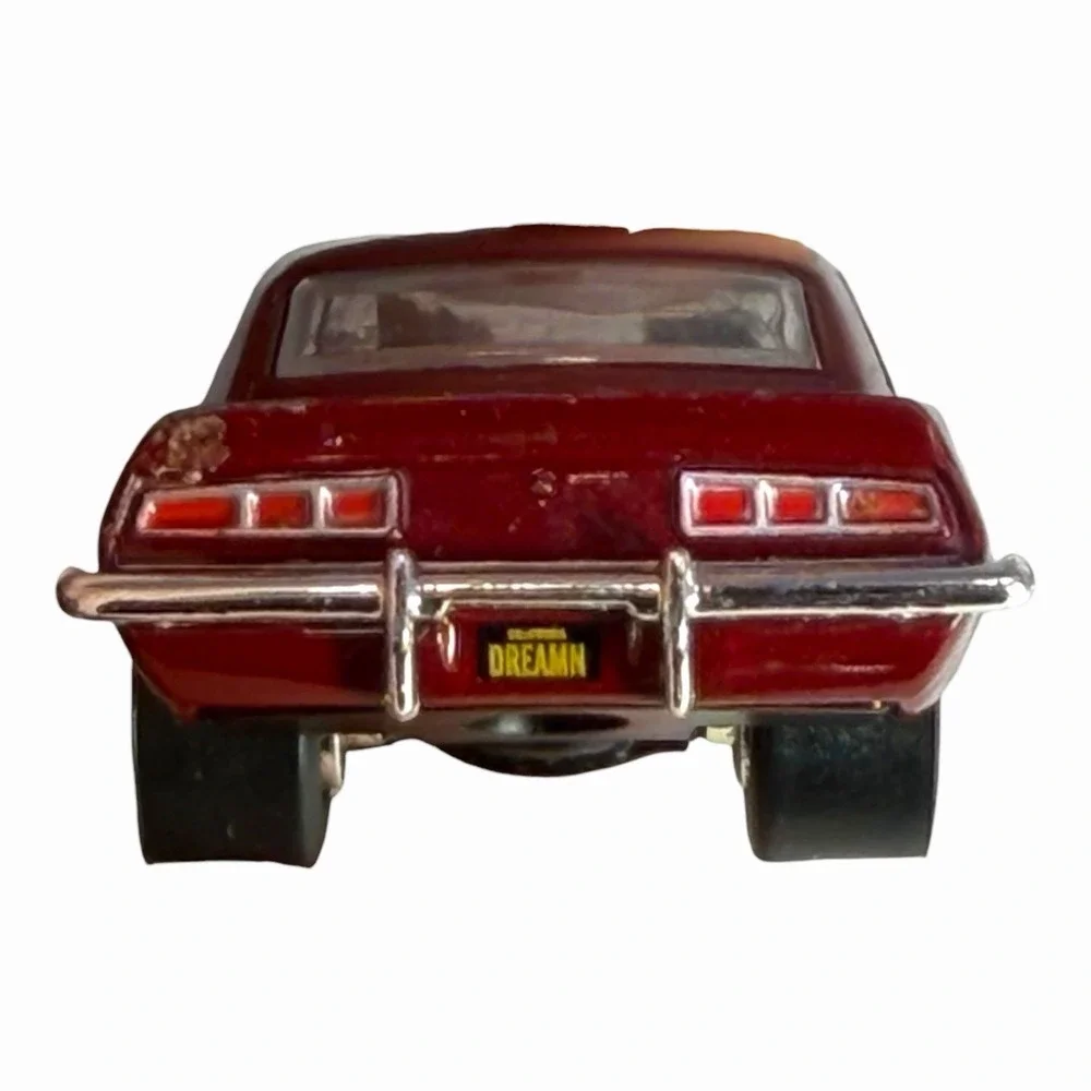 1969 Chevy V-8 Camaro SS 350 Collectible‎ 1/64 Scale Diecast Diorama Model